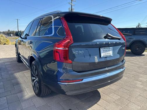 2025 Volvo XC90 B5 Core