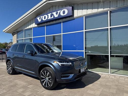 2025 Volvo XC90 B5 Core
