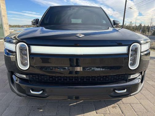 2024 Rivian R1S Adventure Dual Motor Max Pack