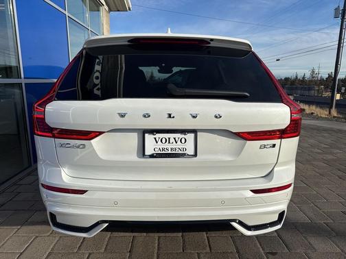 2025 Volvo XC60 B5 Plus