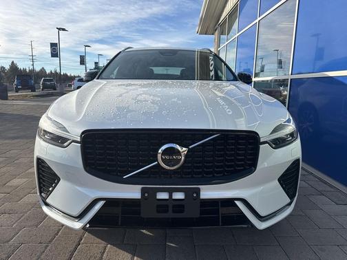2025 Volvo XC60 B5 Plus