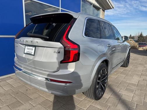 2025 Volvo XC90 B6 Plus 7-Seater