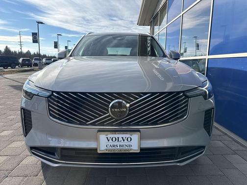 2025 Volvo XC90 B6 Plus 7-Seater