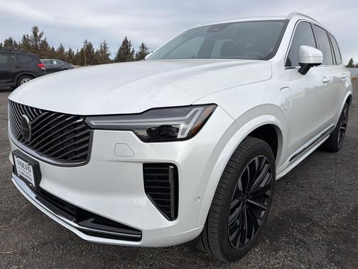 2025 Volvo XC90 Plug-In Hybrid T8 Ultra 7-Seater