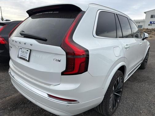 2025 Volvo XC90 Plug-In Hybrid T8 Ultra 7-Seater
