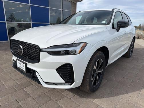 Crystal White Metallic 2026 Volvo XC60 B5 Core