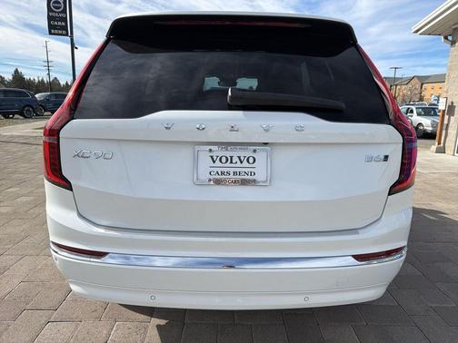 Crystal White Pearl 2026 Volvo XC90 Plus, B6 AWD Gas (mild hybrid), Gasoline, Bright, 7 Seats