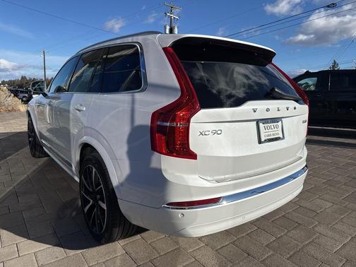 2025 Volvo XC90 B6 Plus 6-Seater