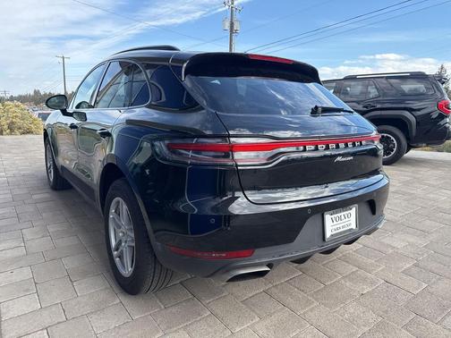 2021 Porsche Macan Base