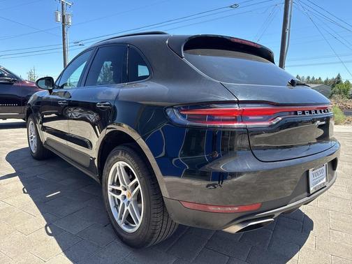 2021 Porsche Macan Base