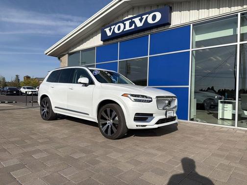 Crystal White Metallic 2023 Volvo XC90 B6 Ultimate 7-Seater