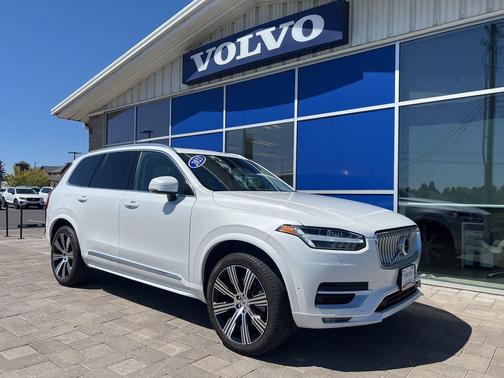 Crystal White Metallic 2023 Volvo XC90 B6 Ultimate 7-Seater