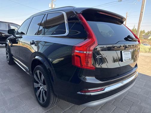 2022 Volvo XC90 Recharge Plug-In Hybrid T8 Inscription 7 Passenger