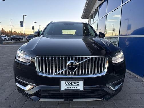 2022 Volvo XC90 Recharge Plug-In Hybrid T8 Inscription 7 Passenger