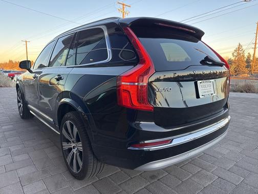 2022 Volvo XC90 Recharge Plug-In Hybrid T8 Inscription 7 Passenger
