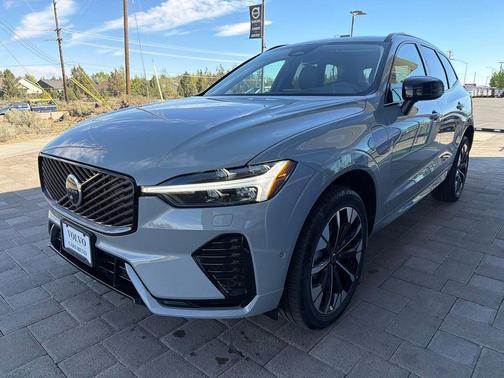 Vapour Grey Metallic 2026 Volvo XC60 Plug-In Hybrid Plus, T8 AWD Electric/Gasoline, Dark