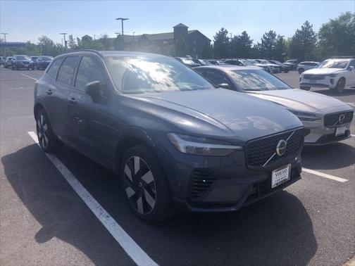 2024 Volvo XC60 Recharge Plug-In Hybrid T8 Ultimate Dark Theme