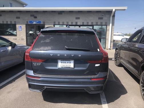 2024 Volvo XC60 Recharge Plug-In Hybrid T8 Ultimate Dark Theme