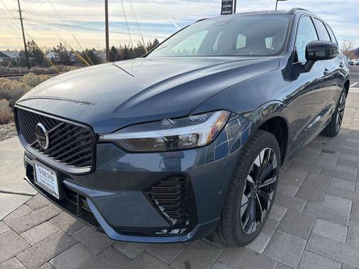 Denim Blue Metallic 2026 Volvo XC60 B5 Plus