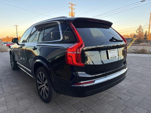 2025 Volvo XC90 B6 Plus 7-Seater