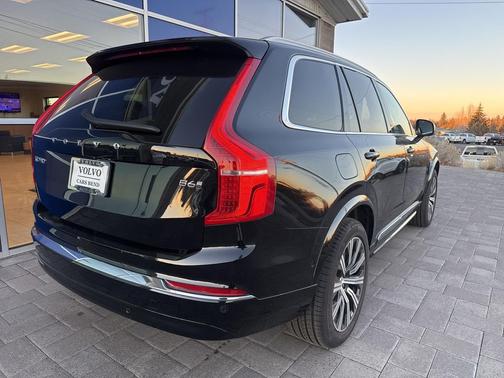 2025 Volvo XC90 B6 Plus 7-Seater