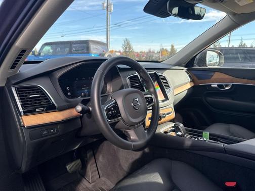2023 Volvo XC90 Recharge Plug-In Hybrid T8 Plus 6-Seater