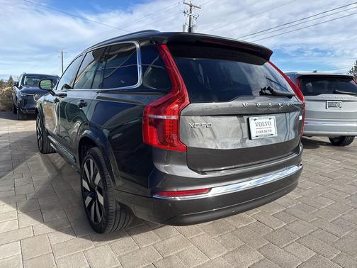 2023 Volvo XC90 Recharge Plug-In Hybrid T8 Plus 6-Seater