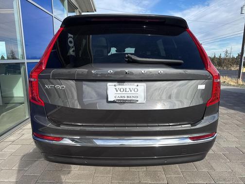 2023 Volvo XC90 Recharge Plug-In Hybrid T8 Plus 6-Seater