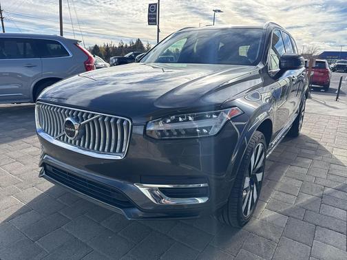 2023 Volvo XC90 Recharge Plug-In Hybrid T8 Plus 6-Seater