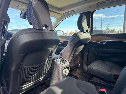 2023 Volvo XC90 Recharge Plug-In Hybrid T8 Plus 6-Seater