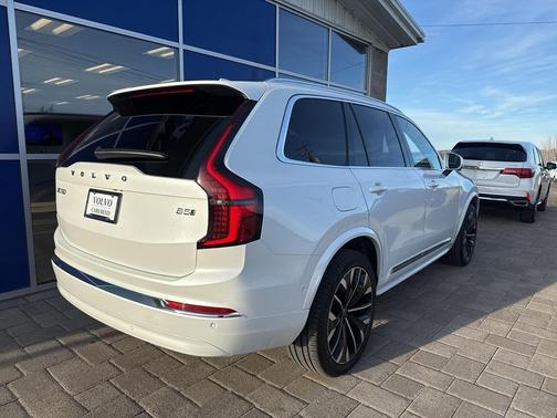 2025 Volvo XC90 B5 Plus 7-Seater
