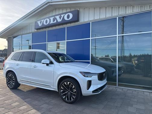2025 Volvo XC90 B5 Plus 7-Seater