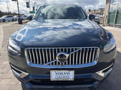 2024 Volvo XC90 Recharge Plug-In Hybrid T8 Ultimate Bright Theme 7-Seater