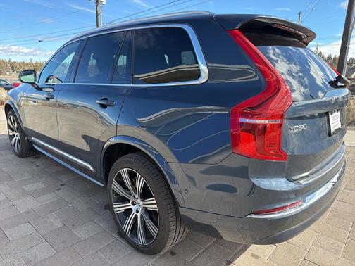 2024 Volvo XC90 Recharge Plug-In Hybrid T8 Ultimate Bright Theme 7-Seater