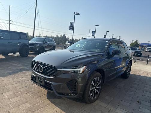 2025 Volvo XC60 B5 Core