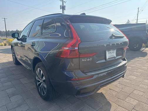 2025 Volvo XC60 B5 Core