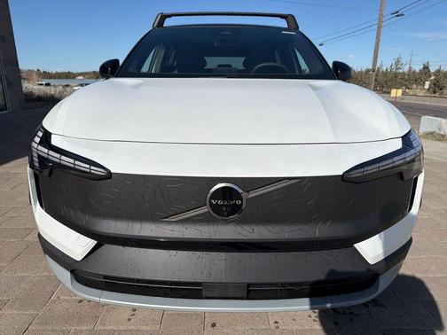 Crystal White Metallic 2026 Volvo EX30 Cross Country Ultra, Twin Motor Performance, Fully electric