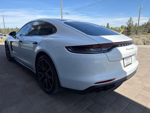 Volcano Grey Metallic 2022 Porsche Panamera 4S