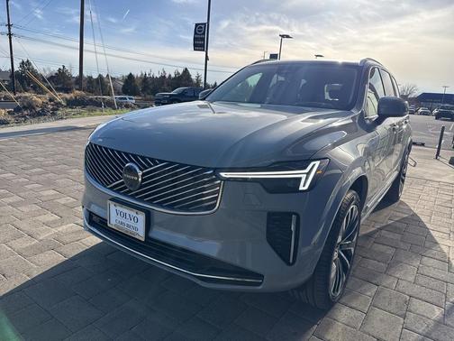 2026 Volvo XC90 Ultra, B6 AWD Gas (mild hybrid), Gasoline, Bright, 7 Seats