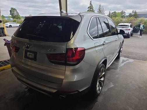 Glacier Silver Metallic 2017 BMW X5 xDrive35d
