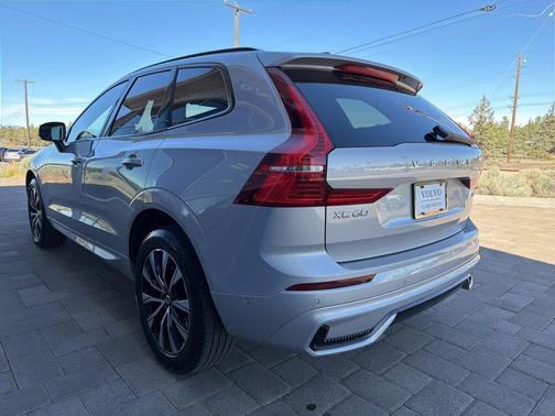Bright Dusk Metallic 2025 Volvo XC60 B5 Plus