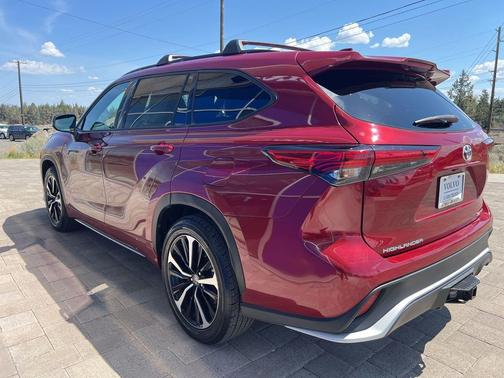 Ruby Flare Pearl 2021 Toyota Highlander XSE