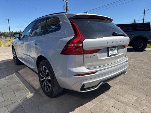 2025 Volvo XC60 B5 Core