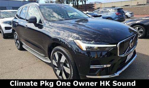 2023 Volvo XC60 Recharge Plug-In Hybrid T8 Plus Bright Theme