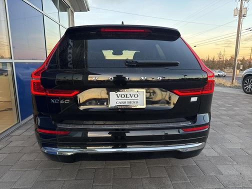 2023 Volvo XC60 Recharge Plug-In Hybrid T8 Plus Bright Theme