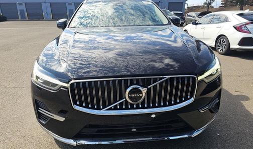 2023 Volvo XC60 Recharge Plug-In Hybrid T8 Plus Bright Theme