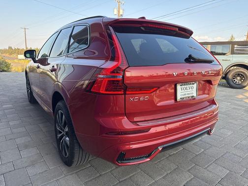 2025 Volvo XC60 B5 Core