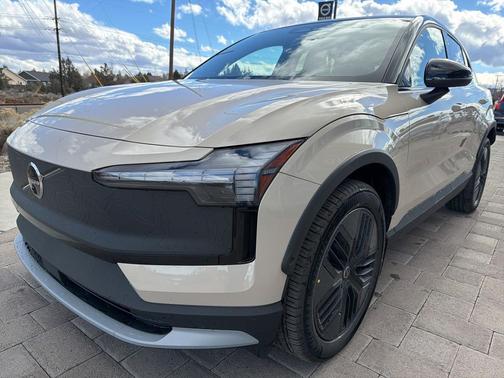 2026 Volvo EX30 Cross Country Ultra, Twin Motor Performance, Fully electric