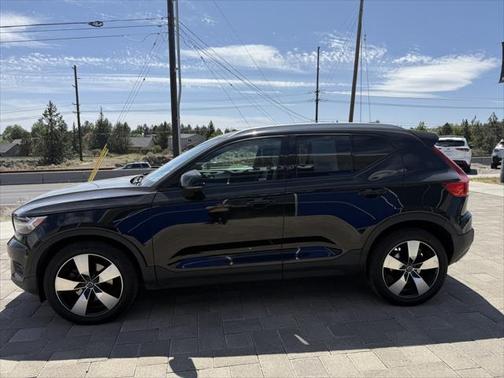 2019 Volvo XC40 T5 Momentum