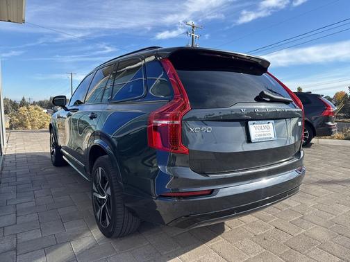2022 Volvo XC90 Recharge Plug-In Hybrid T8 R-Design 7 Passenger